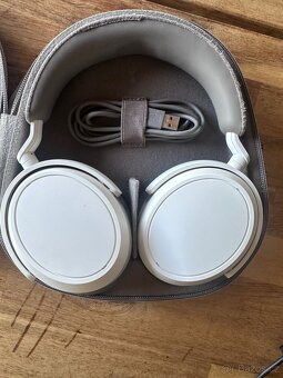 Sluchátka Sennheiser MOMENTUM 4 - 4