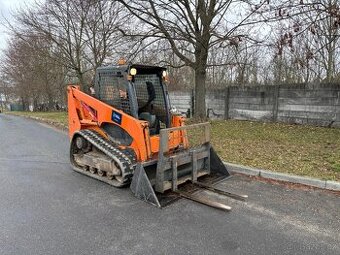Pásový smykový nakladač Komatsu CK 20-1, hmotnost 3.6 t - 4