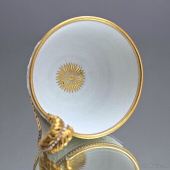 Míšeňský, kolem roku 1800, vzácný hrnek s reliéfem z Wedgwoo - 4