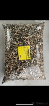 Krmeni pro papoušky vše čisté a suché. - 4