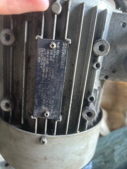 Stolní vrtačka Siemens - 4