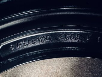 TOP kola 19” Mercedes E W214 AMG originál - 4