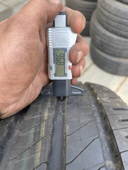 Úplně nové 215/65/16 C Michelin na dodávku - 4