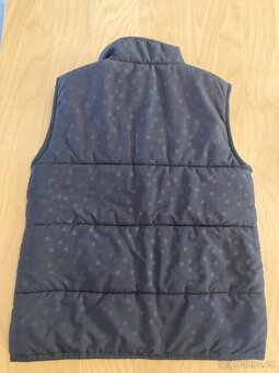 Dívčí černá vesta H&M vel. 122/128 - 4