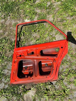 Kryt motoru, zadní čelo a dveře Škoda 105-120 - 4