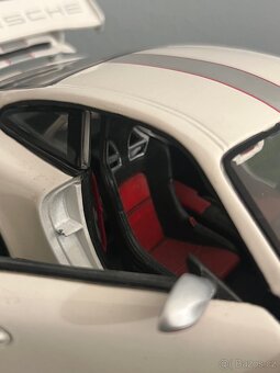 Porsche 911 GT3rs 1:18 Model - 4