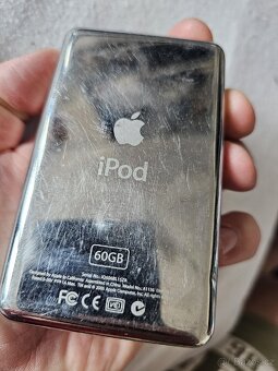 Prodám iPod serie 5 60GB - 4