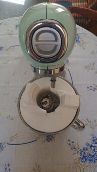Nový kuchyňský robot SMEG, pastelově zelená barva - 4