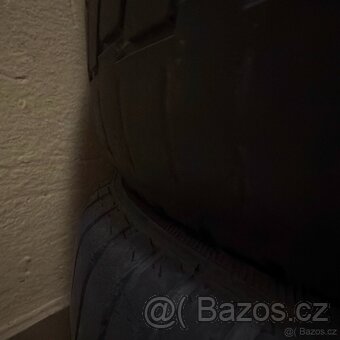 22" černé disky + letní pneu - 4