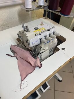 Průmyslový 4 nitný overlock Juki MO-6900 serie - 4