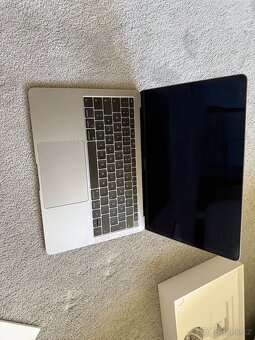 MacBook Air 2018 - 4