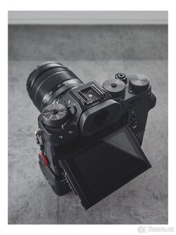 FujiFilm XT-2 + 18-55 f/2.8-4 (bateriový grip a 3x baterie) - 4
