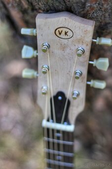 Akustická kytara J200 - 4