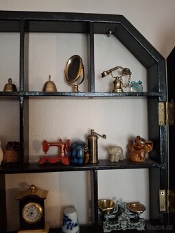Vitrína s miniatury - 4