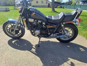 Honda VF 700 Magna - 4