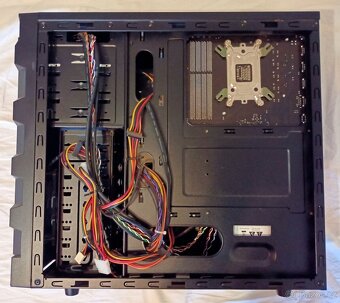 Počítač COOLER MASTER - 4