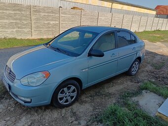 Hyundai Accent 1.4i - 4