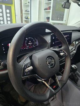 Škoda Octavia IV 1.5 TSI 110 KW Style+ [FAKE RS] - 4