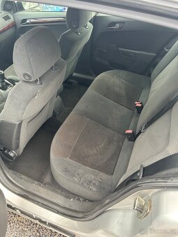 Opel astra H 1.4i r.v 2004 66kW, první majitel ČR - 4