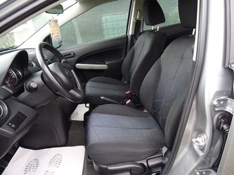 Mazda 2 1,4i 16V 55kW klimatizace, servis jen Mazda - 4