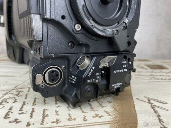Vysílací HD kamera Sony HDC-2500, 3G multiformátová studiová - 4