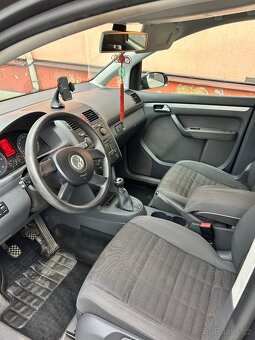 Volkswagen Touran - 4