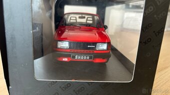 ŠKODA 130LR 1988 červená 1:18 IXO - 4