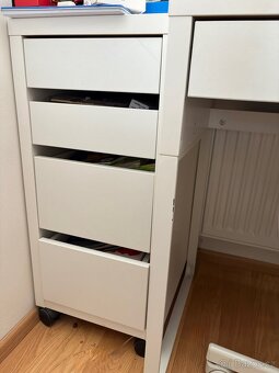 IKEA MICKE dětský psací stůl - 4