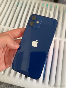iPhone 12 64Gb opotřebený - 4