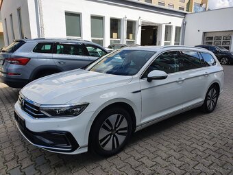 VW Passat B8 GTE Variant 1.4TSI 160kW DSG - záruka Autodraft - 4
