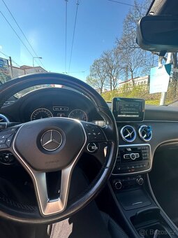 Mercedes Benz - 4