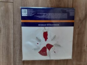 Prodám 3 látkové ubrusy s vánočními motivy - 4