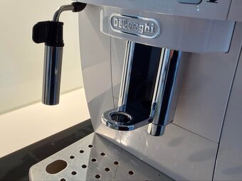 Kávovar DeLonghi Magnifica S - 4