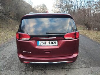 Chrysler Pacifica - 4