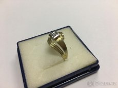 Prodám zlatý prsten s briliantem - 4