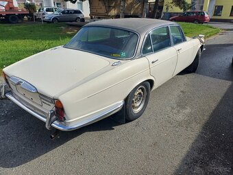 Jaguar xj12 - 4