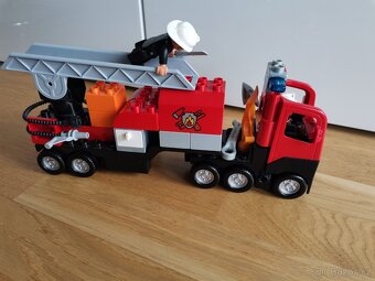 Lego duplo 4977 Hasiči-hasičské auto - 4