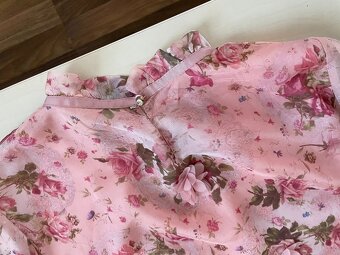 Růžičková romantická halenka, vel 2XL, ale menší cca M-L, mě - 4