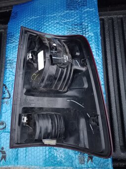 Dodge Ram rok 2017 zadní světla pěkný stav - 4