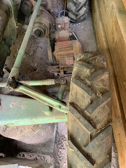 Prodám traktor: FENDT - 4