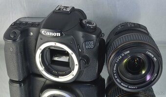Canon EOS 60D + Objektiv 17-85mm  48000 Exp. - 4