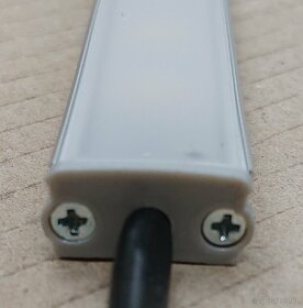 Led zarivka do kufru auta - 4