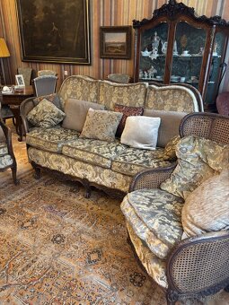 Krásná starožitná pohovka a křesla - 4