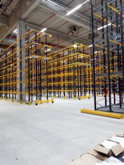 Montér regálů, plošin atd - 4