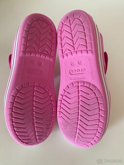 Růžové sandály Crocs vel. J3 - 4