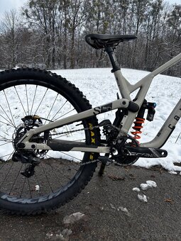 Commencal Supreme V5 - 4