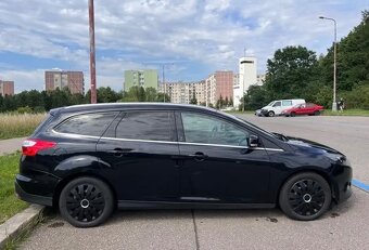 Ford Focus, Turnier Champions Edition 2.0 - 4