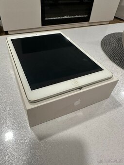 Apple iPad 1. generace - 4