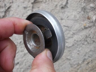 VÍČKO UZÁVĚR NÁDRŽ MOTO VETERAN SIMSON DDR - 4