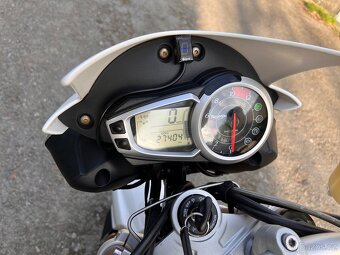 Triumph Speed Triple 1050 - 4